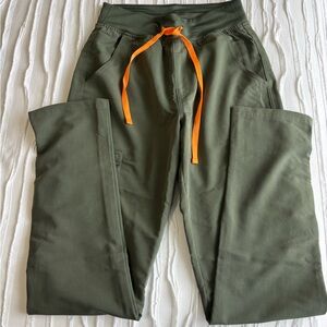 Figs yola bottoms moss